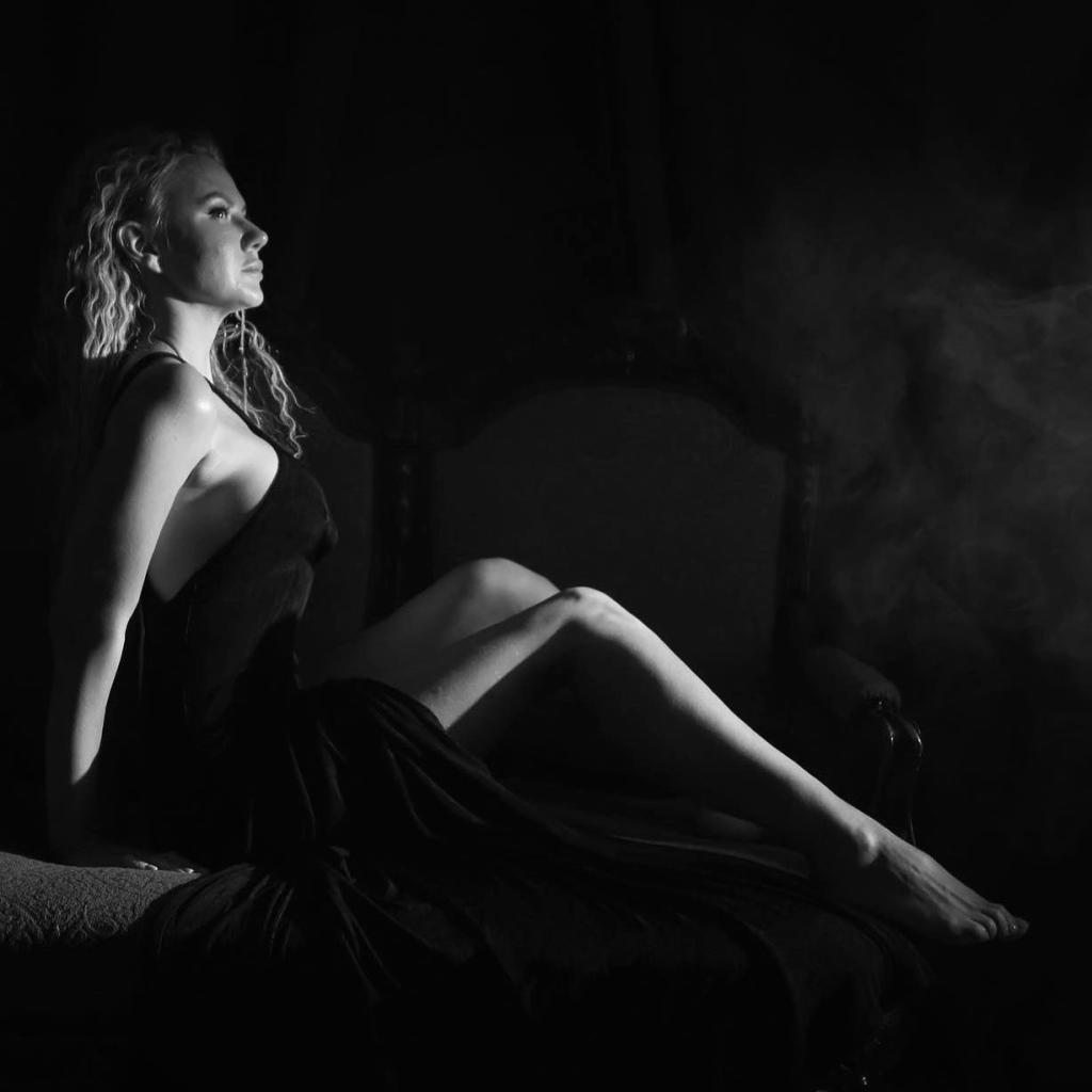 Afectuoasă, veselă și iubitoare, caut bărbat