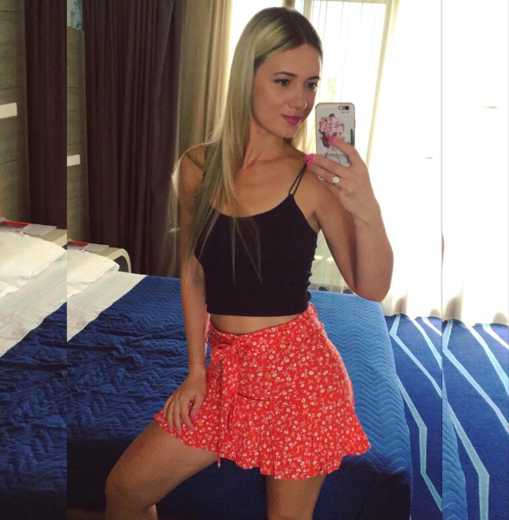 Tânără dorește să cunoască un băiat pentru o prietenie sinceră