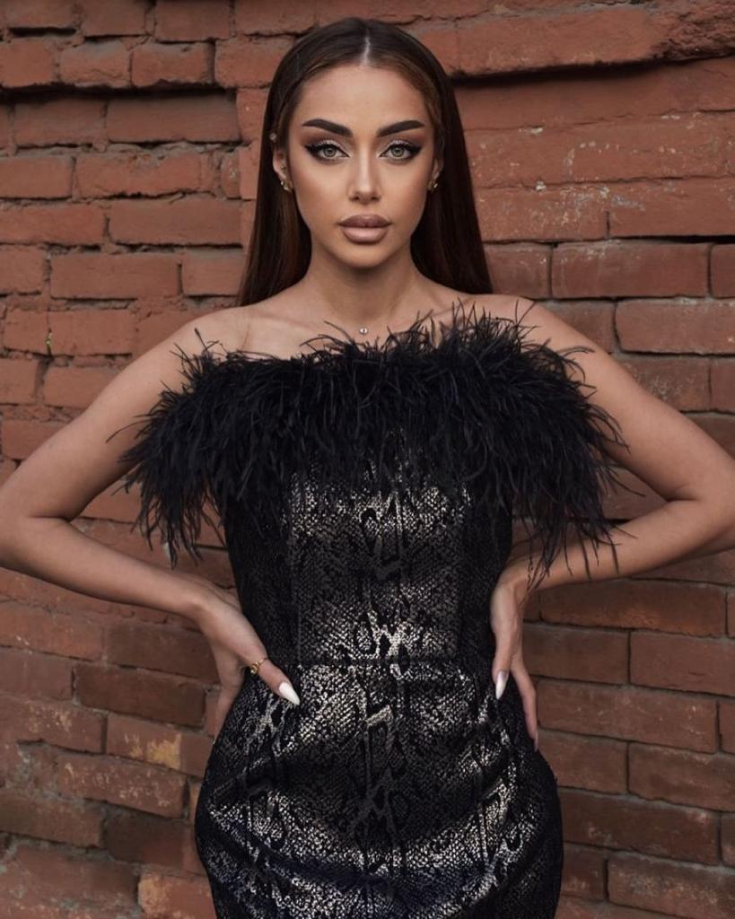 Caut un bărbat inteligent pentru petrecerea timpului împreună