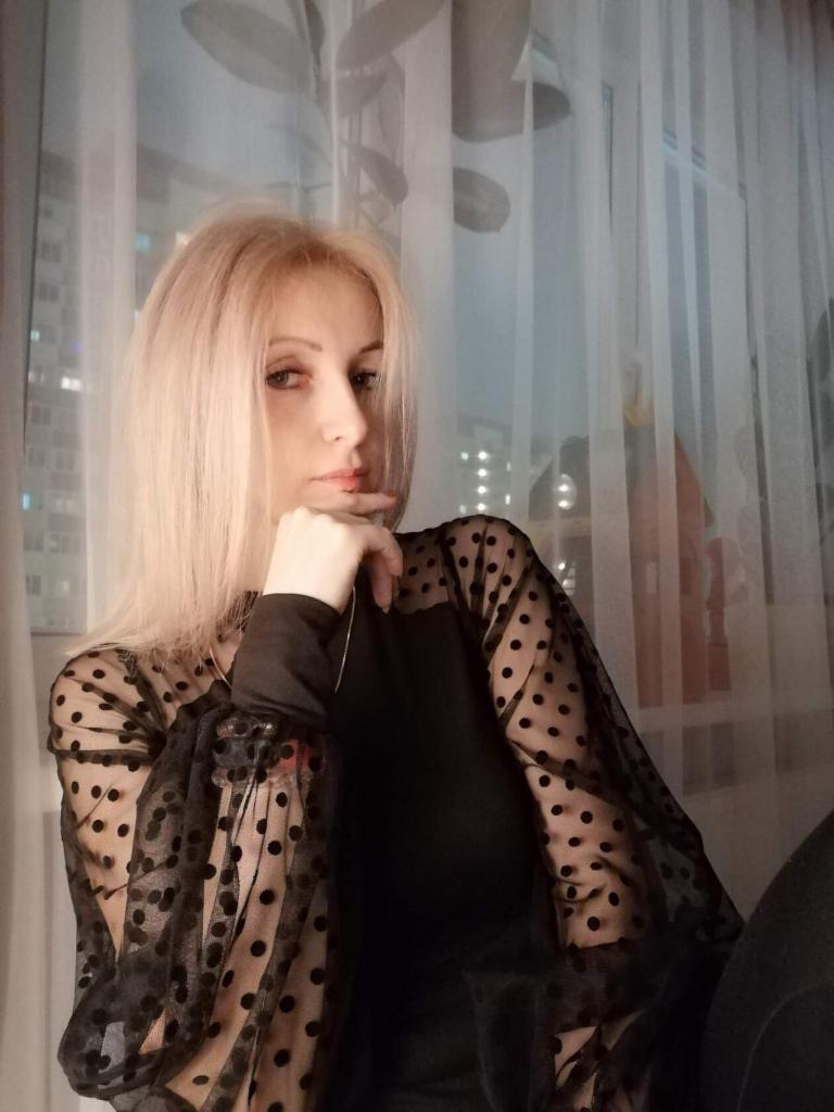 Caut bărbat pentru întâlniri, ieșiri și relații romantice