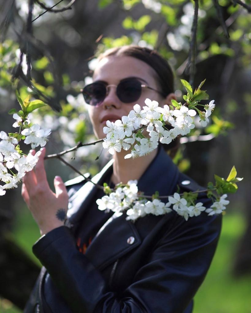 Mă simt singură, caut jumătatea mea