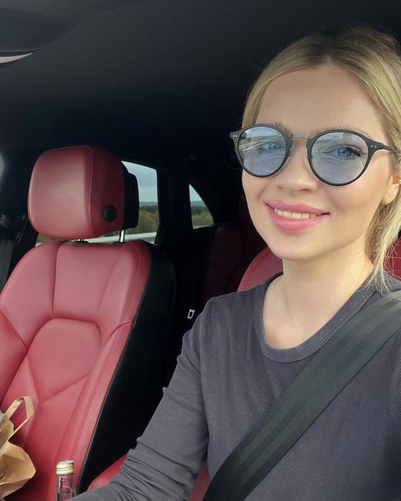 Caut un bărbat pentru o relație serioasă, să vorbim mai întâi, iar apoi ne putem întâlni)