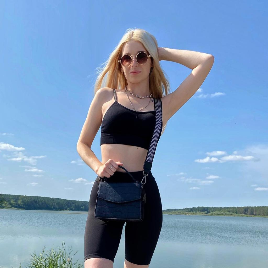 Fată drăguță caut băiat pentru relație serioasă