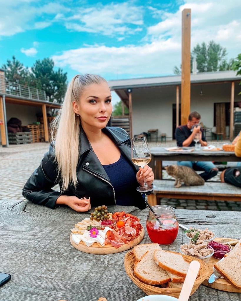 Caut iubitor pentru o relație romantică