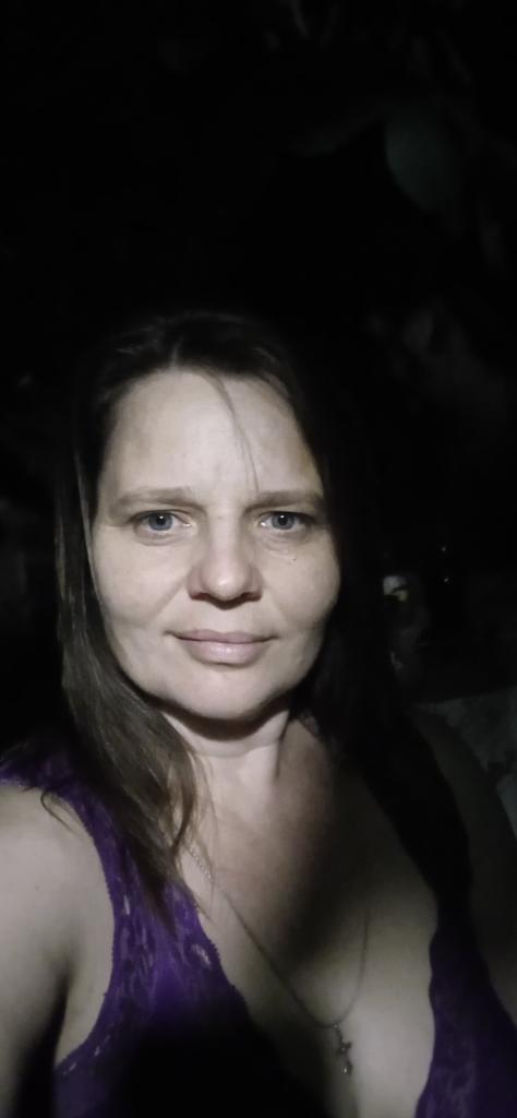 Salut, caut prieteni