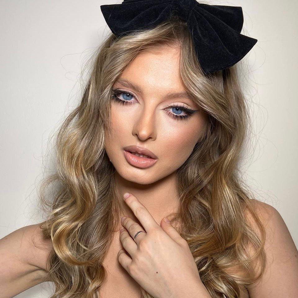 Doar prietenii cu un băiat inteligent